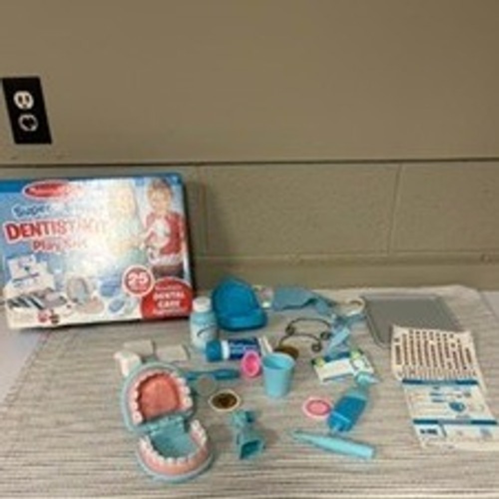 Melissa & Doug Super Smile Dentist Kit Play Set Realistic Dental Care